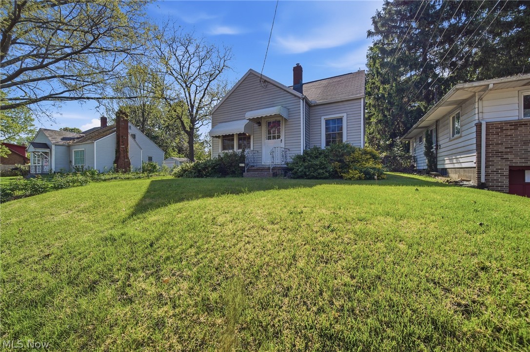 2031 Verde Avenue Akron OH 44314