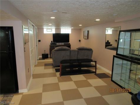 1733 E 238th Street Euclid OH 44117