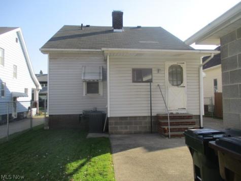 3922 E 41st Street Newburgh Heights OH 44105