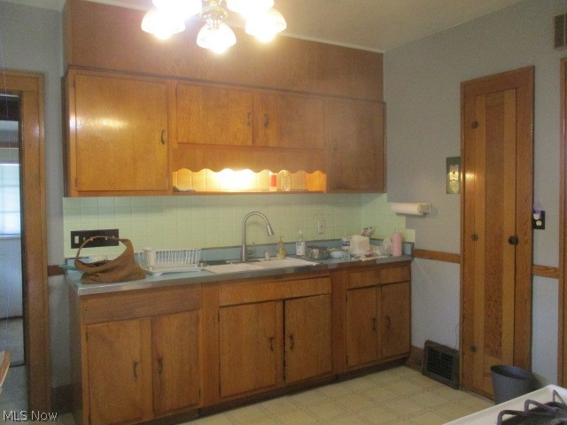 3922 E 41st Street Newburgh Heights OH 44105
