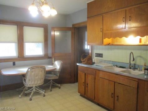 3922 E 41st Street Newburgh Heights OH 44105
