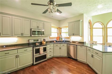 2303 W Steiner Road Burbank OH 44214