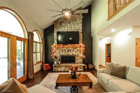 2303 W Steiner Road Burbank OH 44214