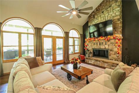 2303 W Steiner Road Burbank OH 44214