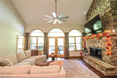 2303 W Steiner Road Burbank OH 44214