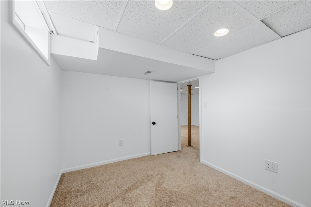 2798 Randolph Street NW Warren OH 44485