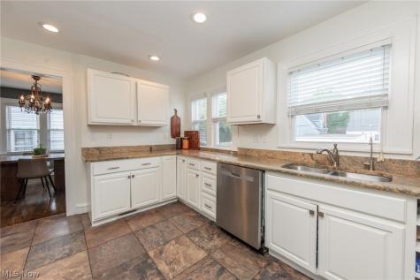 5860 Wickfield Drive Parma Heights OH 44130