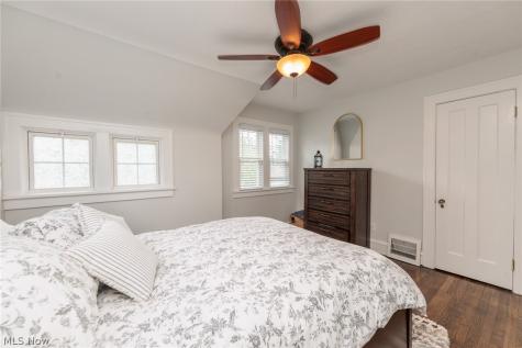 5860 Wickfield Drive Parma Heights OH 44130