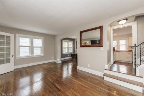 5860 Wickfield Drive Parma Heights OH 44130