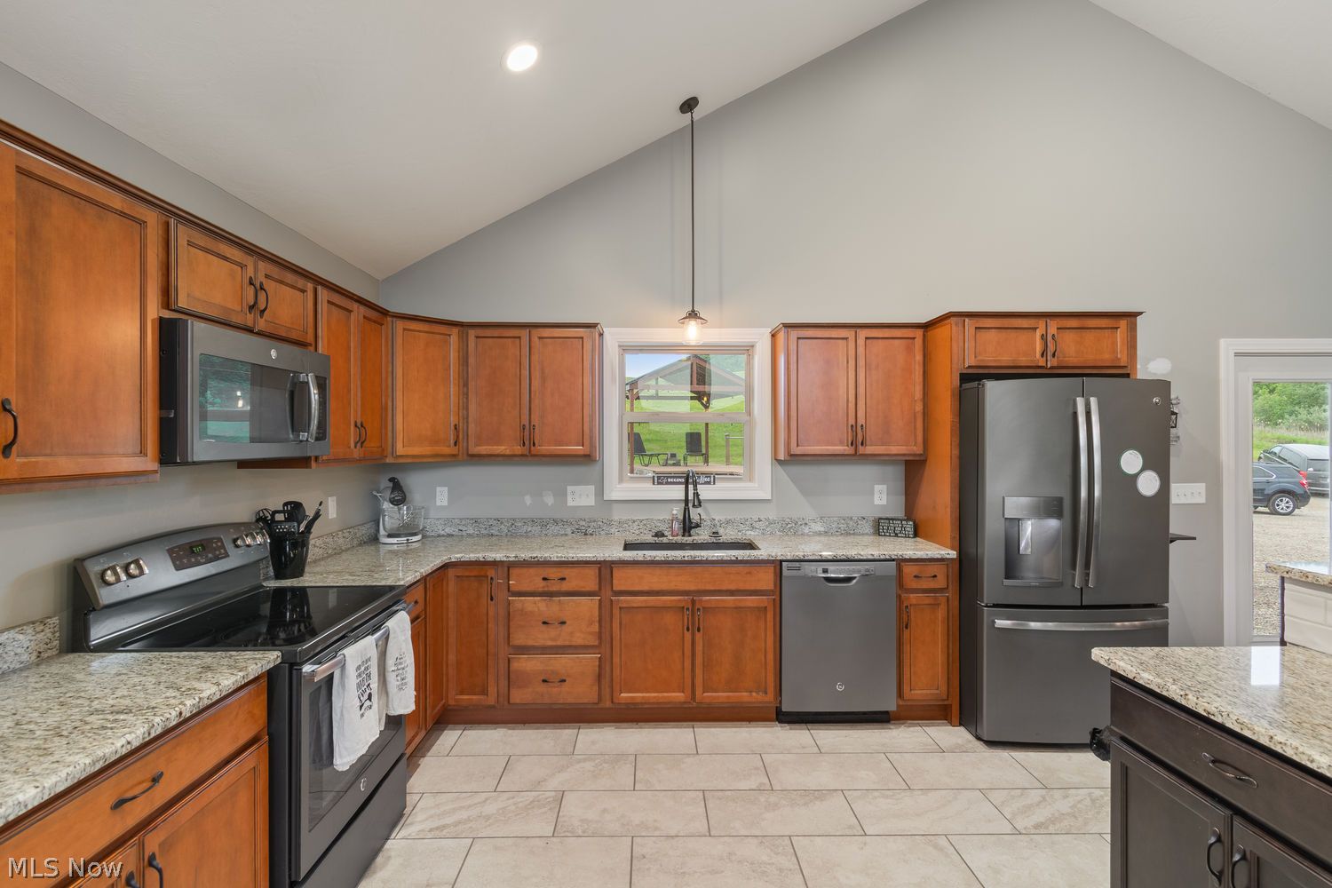 5230 Kinsey Valley Road SW New Philadelphia OH 44663