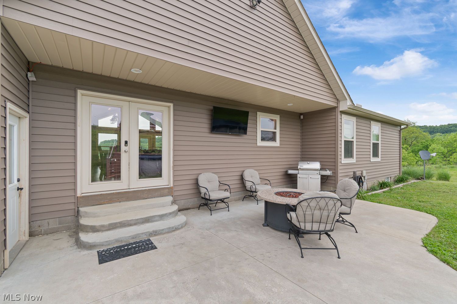 5230 Kinsey Valley Road SW New Philadelphia OH 44663