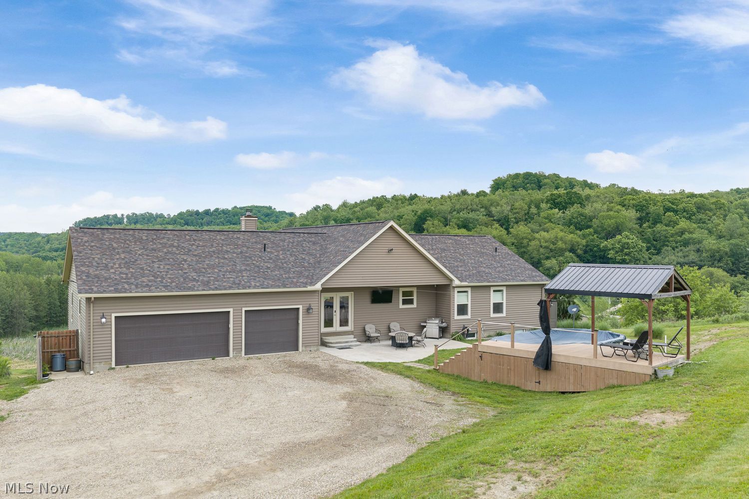 5230 Kinsey Valley Road SW New Philadelphia OH 44663