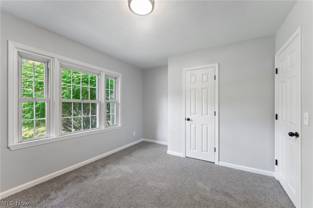 3510 E Heights Street SE Warren OH 44484
