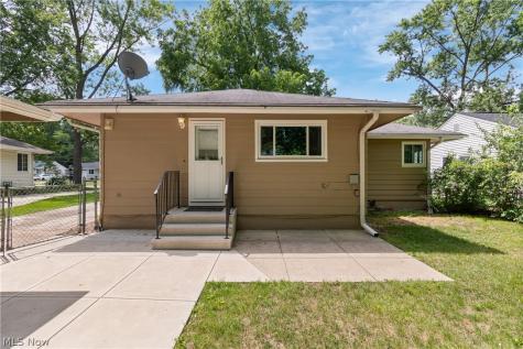 182 Wyleswood Drive Berea OH 44017