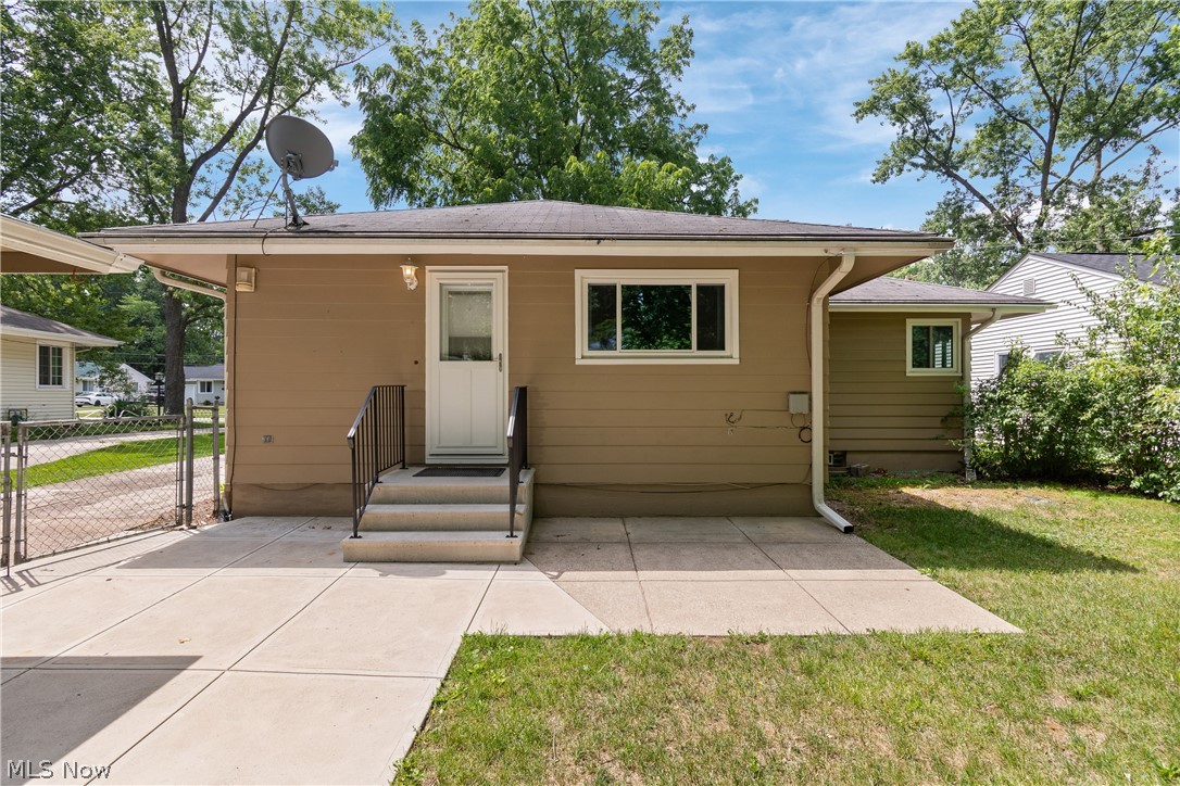 182 Wyleswood Drive Berea OH 44017