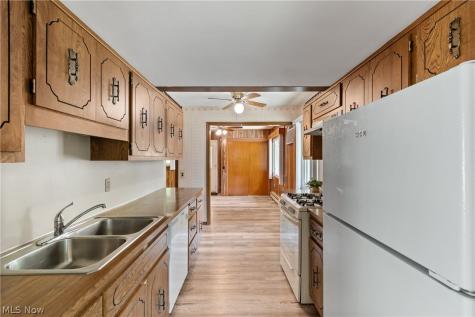 182 Wyleswood Drive Berea OH 44017
