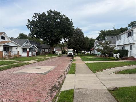 1517 Granby Avenue Cleveland OH 44109
