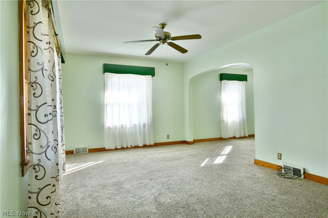 275 Glendola Avenue NW Warren OH 44483