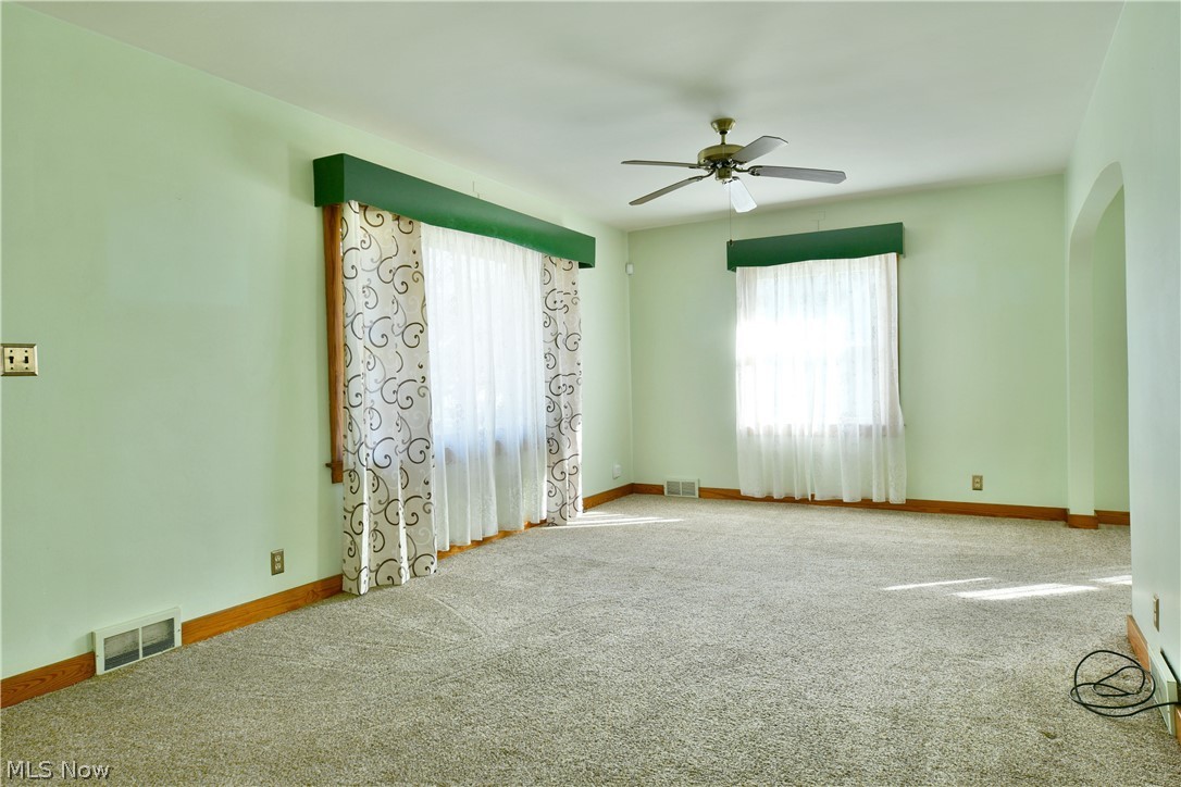 275 Glendola Avenue NW Warren OH 44483
