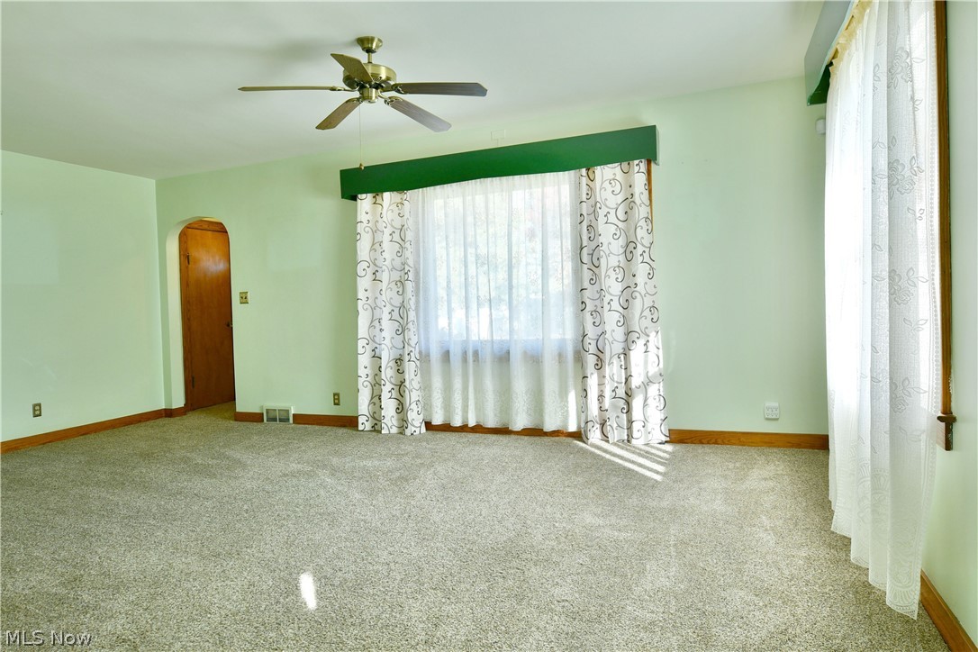 275 Glendola Avenue NW Warren OH 44483