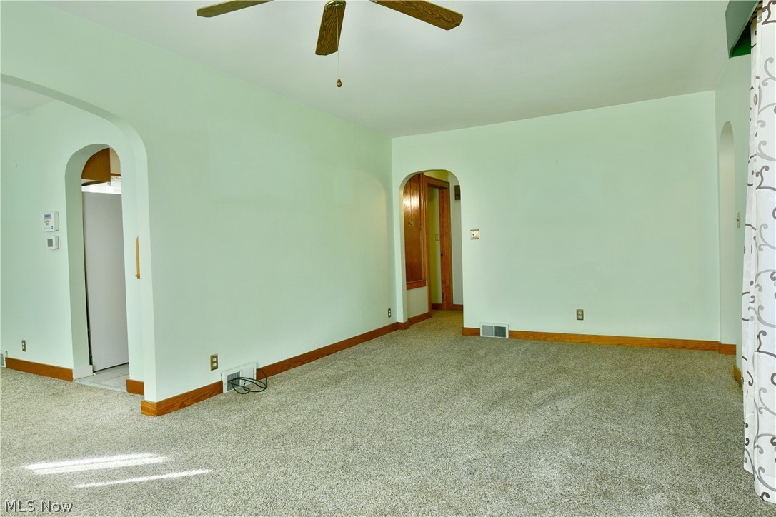 275 Glendola Avenue NW Warren OH 44483