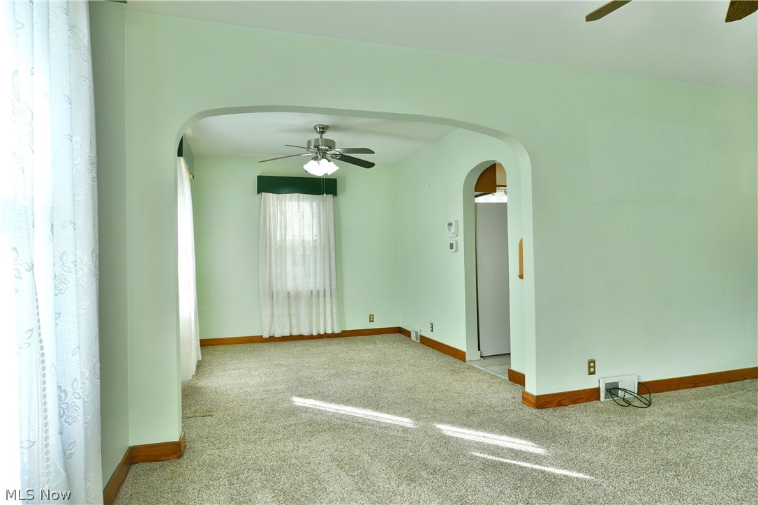 275 Glendola Avenue NW Warren OH 44483