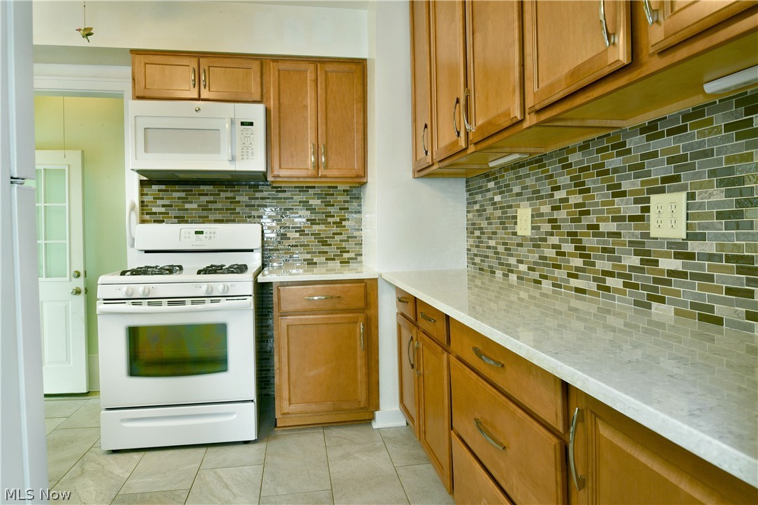 275 Glendola Avenue NW Warren OH 44483