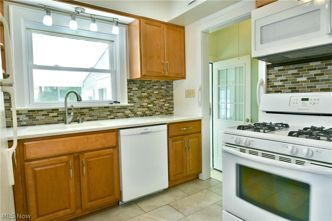 275 Glendola Avenue NW Warren OH 44483