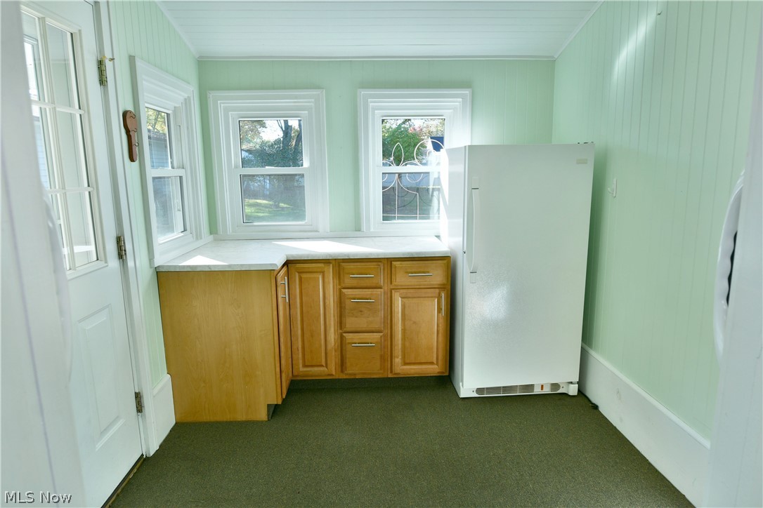 275 Glendola Avenue NW Warren OH 44483