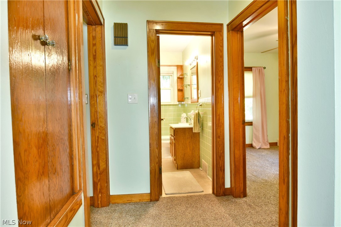 275 Glendola Avenue NW Warren OH 44483