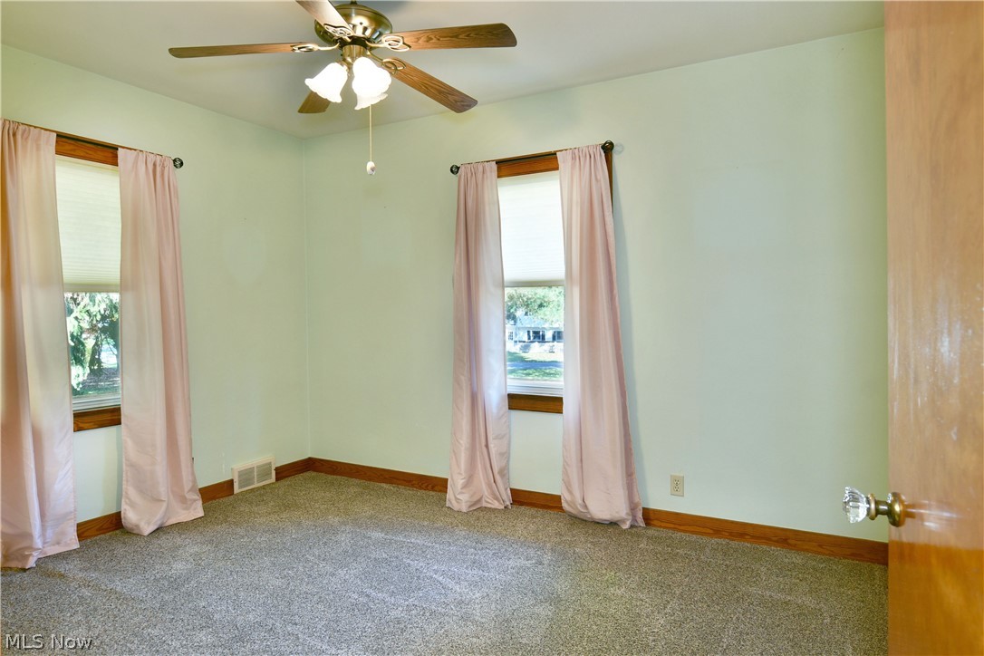 275 Glendola Avenue NW Warren OH 44483