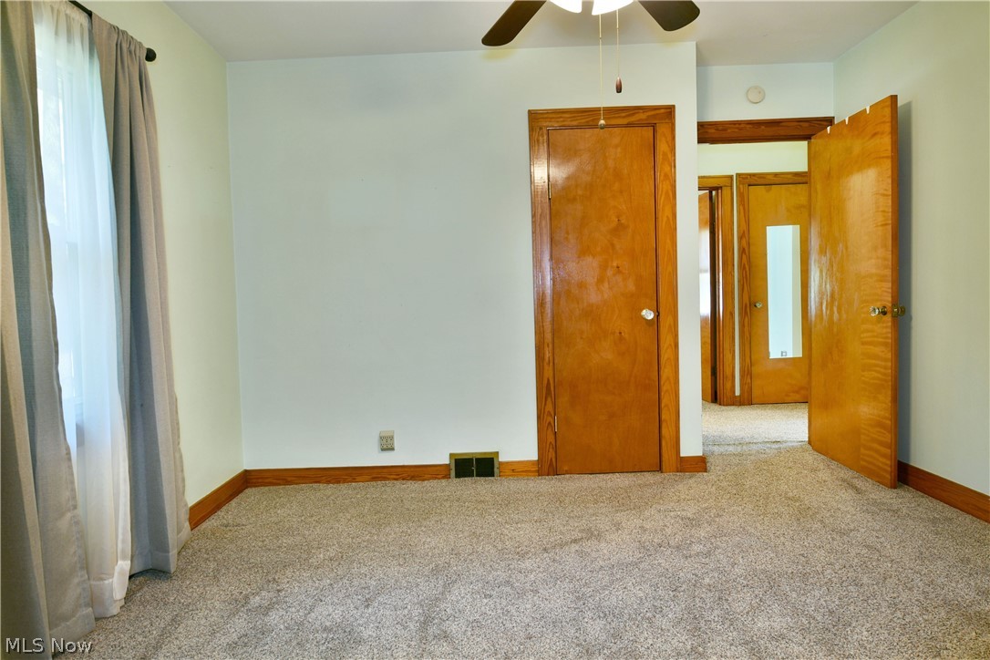 275 Glendola Avenue NW Warren OH 44483