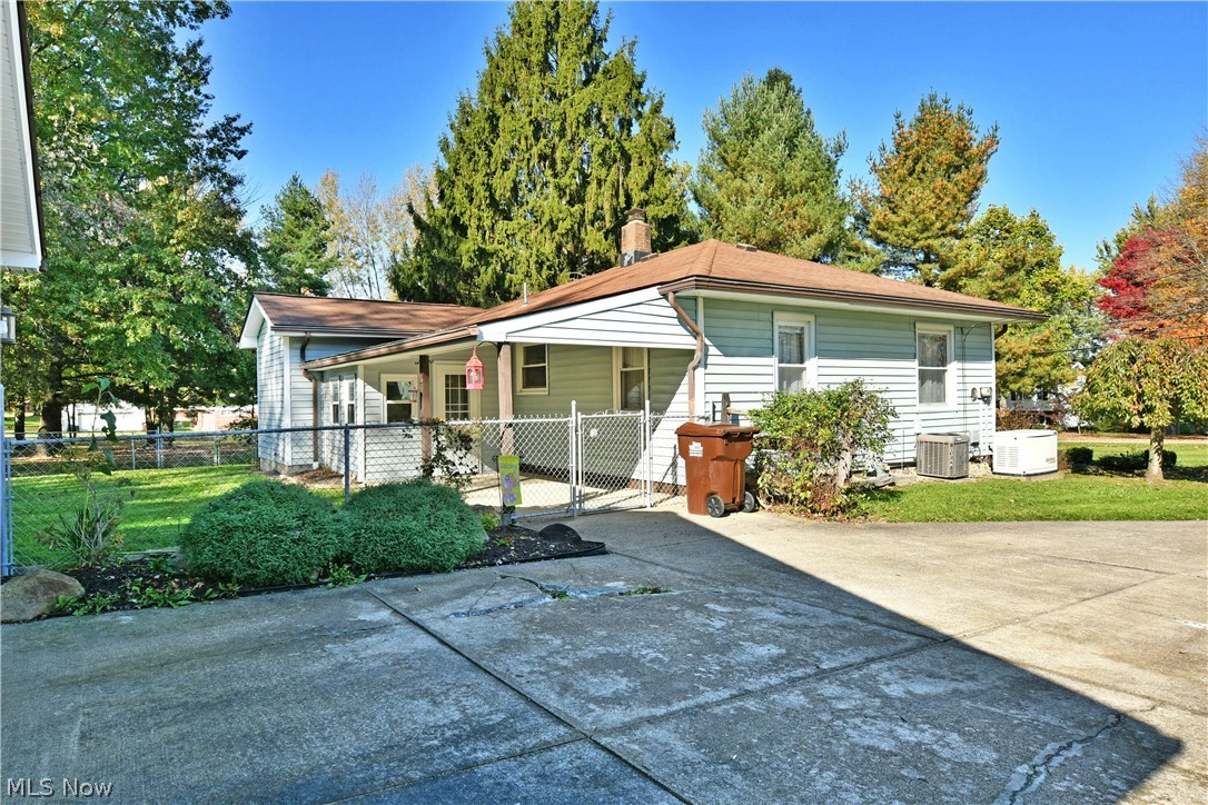 275 Glendola Avenue NW Warren OH 44483
