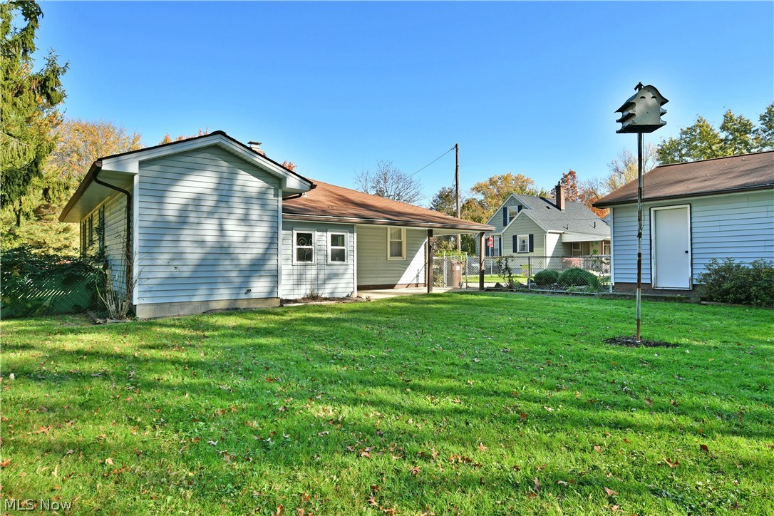 275 Glendola Avenue NW Warren OH 44483
