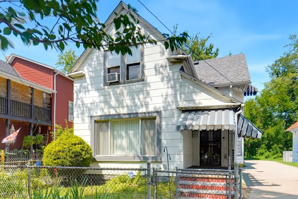 7311 Montgomery Avenue Cleveland OH 44104