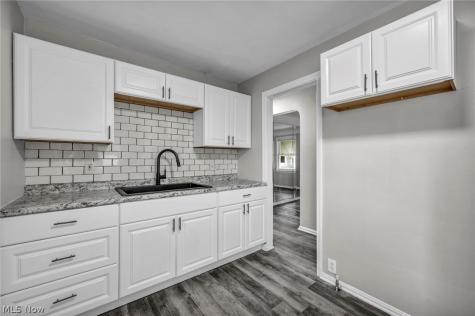 17419 Lotus Drive Cleveland OH 44128