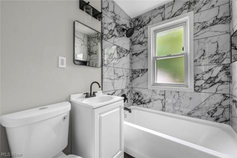 17419 Lotus Drive Cleveland OH 44128