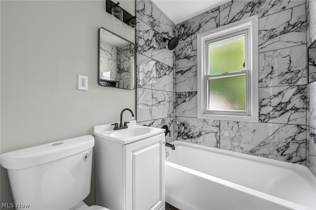 17419 Lotus Drive Cleveland OH 44128