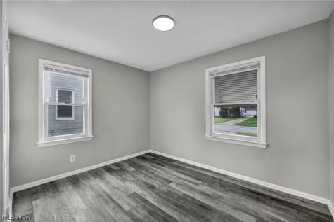 17419 Lotus Drive Cleveland OH 44128