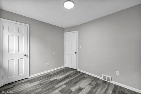 17419 Lotus Drive Cleveland OH 44128