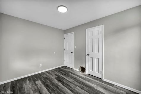 17419 Lotus Drive Cleveland OH 44128