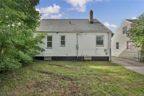 17419 Lotus Drive Cleveland OH 44128