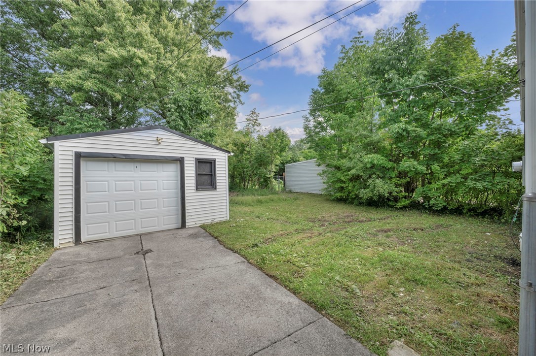 17419 Lotus Drive Cleveland OH 44128