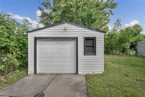 17419 Lotus Drive Cleveland OH 44128
