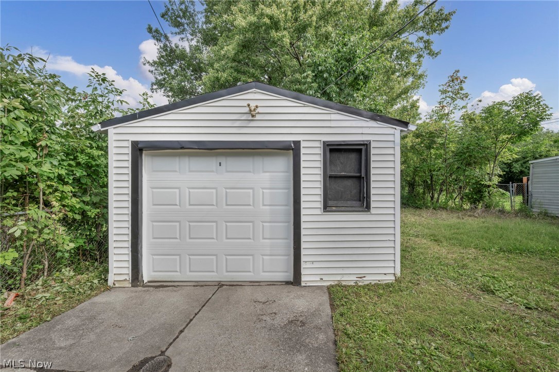 17419 Lotus Drive Cleveland OH 44128
