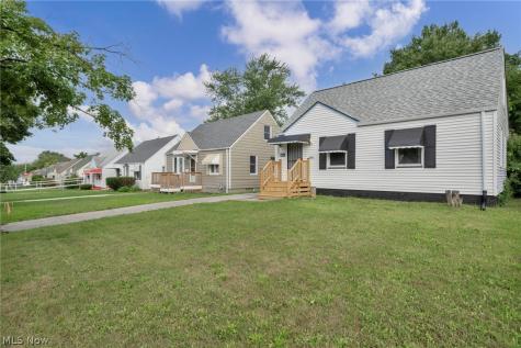 17419 Lotus Drive Cleveland OH 44128