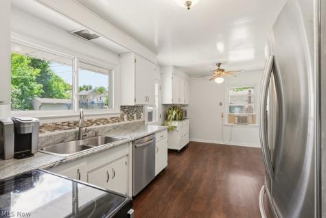 4932 Glenlyn Road Lyndhurst OH 44124
