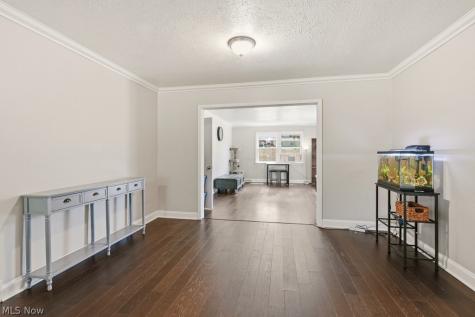 4932 Glenlyn Road Lyndhurst OH 44124