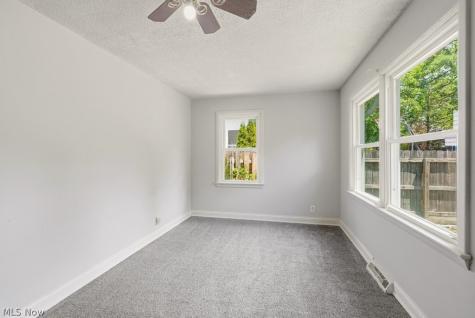 4932 Glenlyn Road Lyndhurst OH 44124