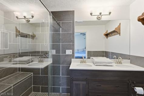 4932 Glenlyn Road Lyndhurst OH 44124